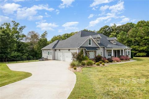 2015 Roadrunner Rd, Clover, SC 29710 photo 5