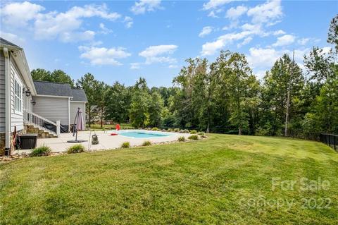 2015 Roadrunner Rd, Clover, SC 29710 photo 7