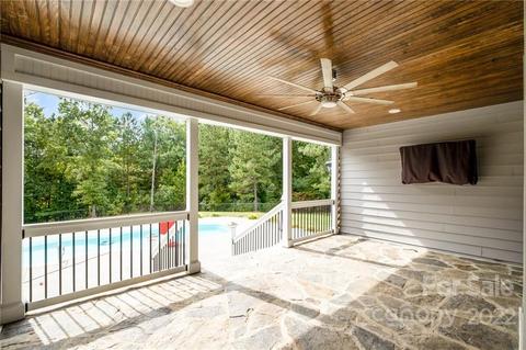 2015 Roadrunner Rd, Clover, SC 29710 photo 8