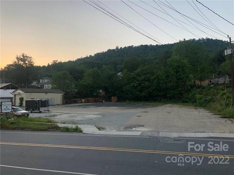 585 Oak Ave, Spruce Pine, NC 28777