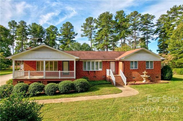 110 Ball Dr, Statesville, NC 28677