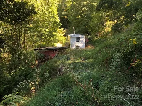 116 Skyway Dr, Marshall, NC 28753 photo 4