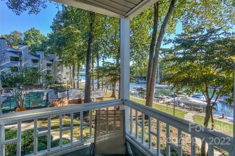 208 Northwest Dr, Davidson, NC 28036 photo 1