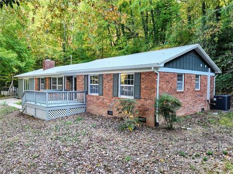 599 Savannah Dr, Sylva, NC 28779 photo 2