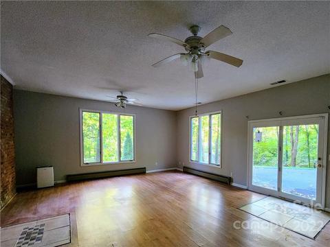 599 Savannah Dr, Sylva, NC 28779 photo 3