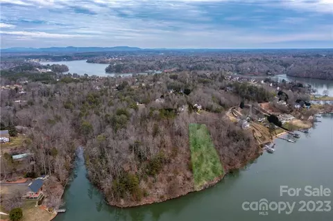 5697 Crown 48 Ter #48, Hickory, NC 28601