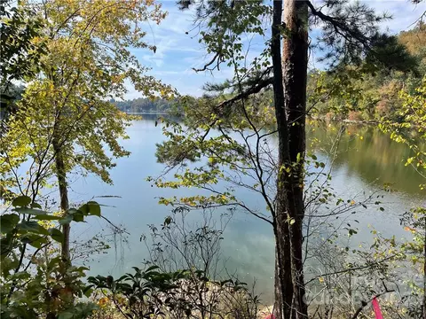 5693 Crown 49 Ter #49, Hickory, NC 28601
