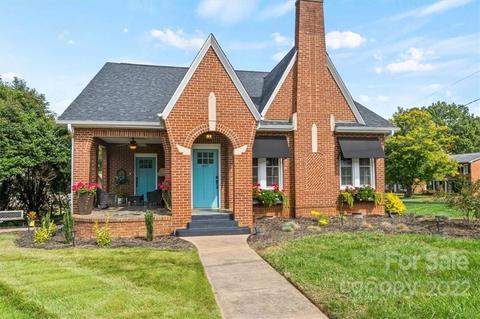 407 1st St E, Conover, NC 28613 photo 1
