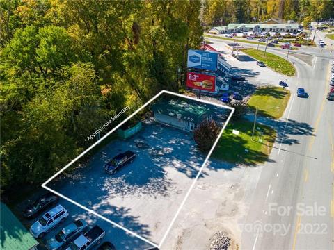 92 Hendersonville Hwy, Pisgah Forest, NC 28768