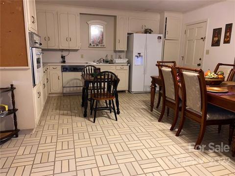 302 Moore St, Lancaster, SC 29720 photo 6