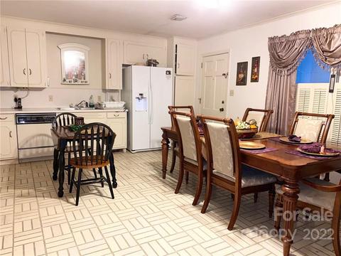 302 Moore St, Lancaster, SC 29720 photo 8