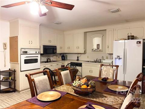 302 Moore St, Lancaster, SC 29720 photo 5