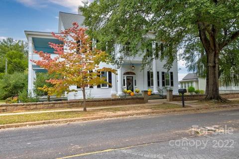 204 W Liberty St, Winnsboro, SC 29180