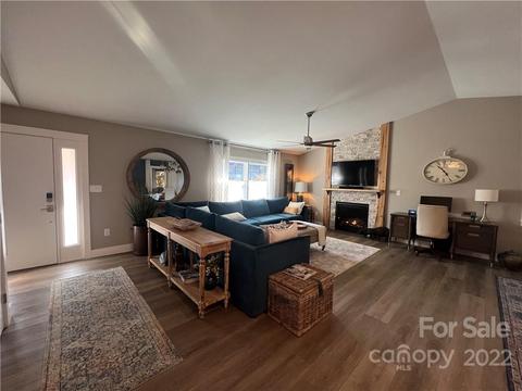 16 Timberleaf Dr, Fletcher, NC 28732 photo 5