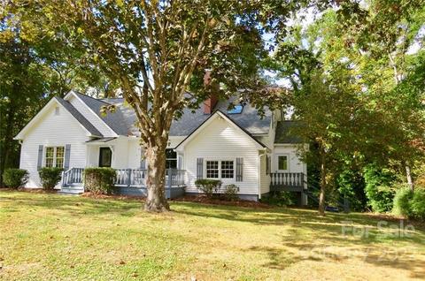 309 Hawthorne Dr, Brevard, NC 28712