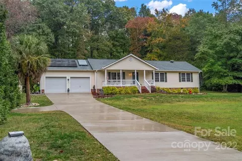 312 Don Mccarter Dr, Clover, SC 29710