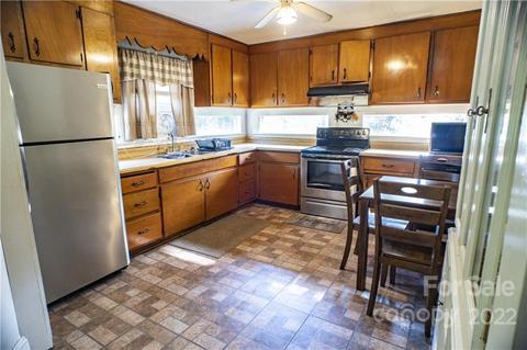 78 Evans Rd, Canton, NC 28716 photo 6