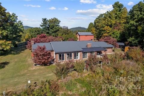 367 Wooded Bluff Ln, Saluda, NC 28773