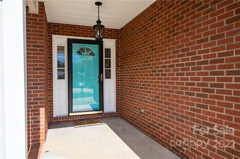 5214 Olde School Dr, Hickory, NC 28602 photo 3