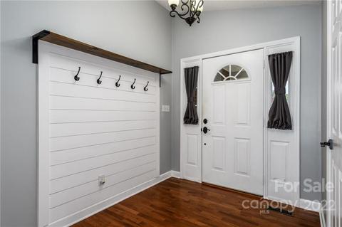 5214 Olde School Dr, Hickory, NC 28602 photo 4