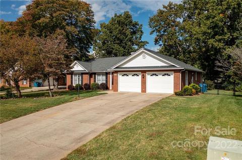 5214 Olde School Dr, Hickory, NC 28602 photo 2
