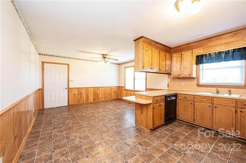 18 Cedar Forest Loop, Hickory, NC 28601 photo 6