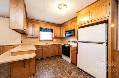 18 Cedar Forest Loop, Hickory, NC 28601 photo 7