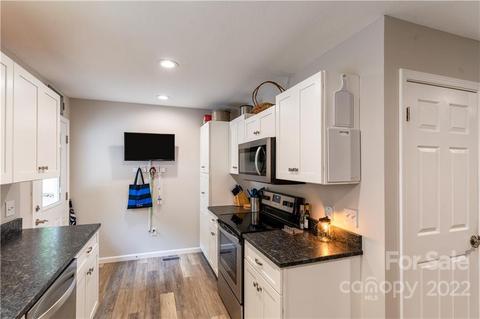 107 Pebblebrook St, Clyde, NC 28721 photo 18