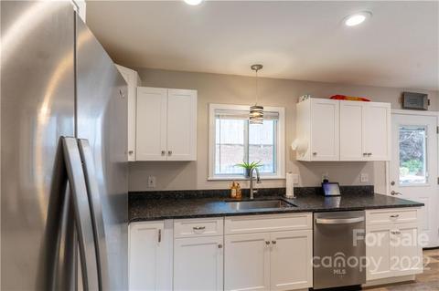 107 Pebblebrook St, Clyde, NC 28721 photo 17