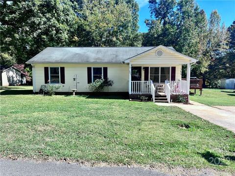 307 Gittens St, Lowell, NC 28098 photo 1