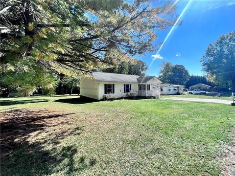 307 Gittens St, Lowell, NC 28098 photo 5
