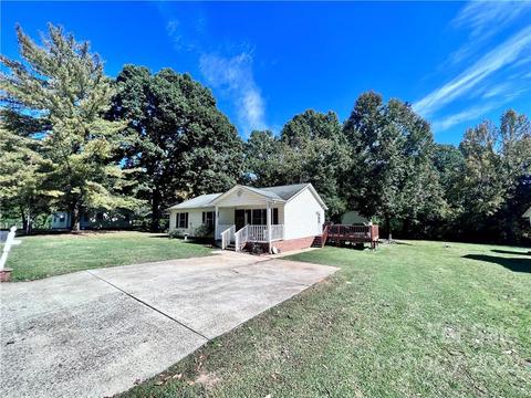 307 Gittens St, Lowell, NC 28098 photo 3