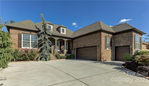 14818 High Bluff Ct, Charlotte, NC 28278