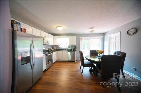 2146 Redberry Ln, Conover, NC 28613 photo 3