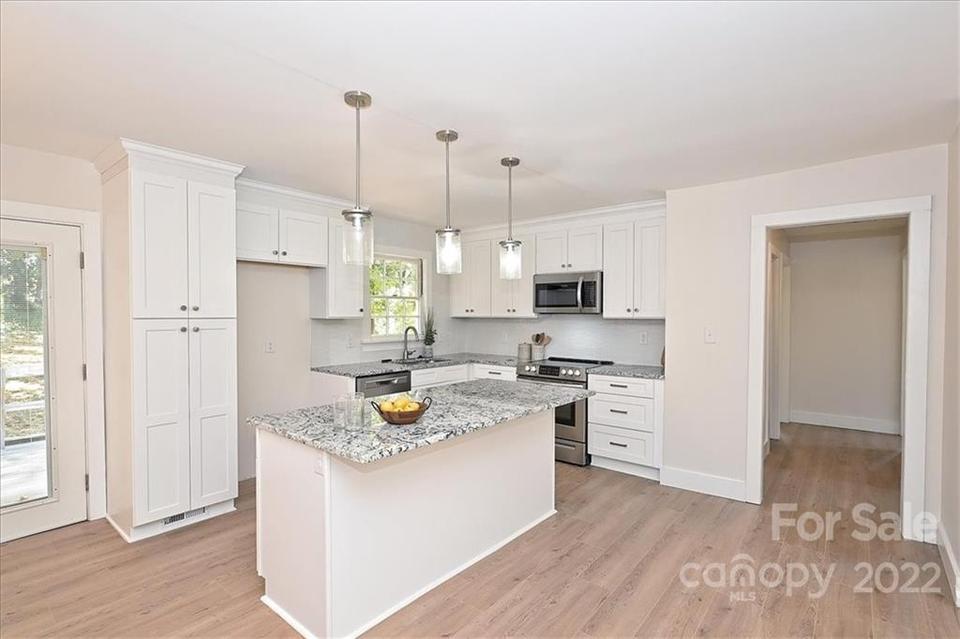  5621 Burleson Dr, Charlotte, NC 28215 photo 9