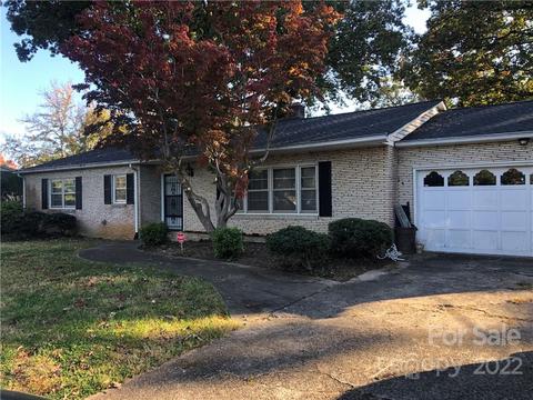 912 Union St, Maiden, NC 28650