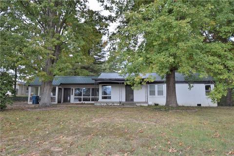 1750 13th Sw Ave SW, Hickory, NC 28602