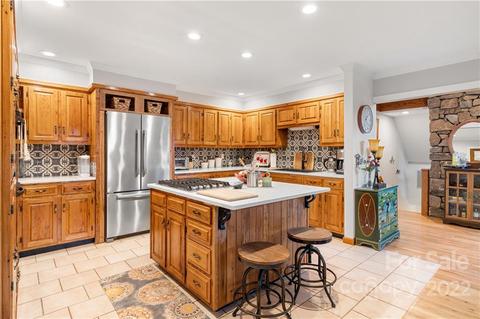 80 Lick Log Rd, Sylva, NC 28779 photo 4