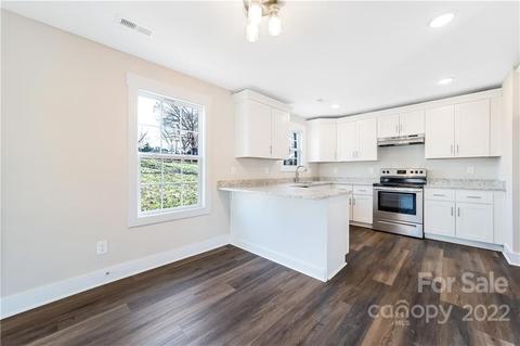 2155 Colonial Ln, Hickory, NC 28601 photo 15