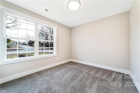 2155 Colonial Ln, Hickory, NC 28601 photo 23