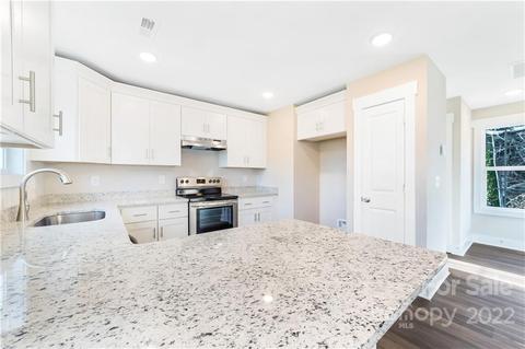 2155 Colonial Ln, Hickory, NC 28601 photo 12