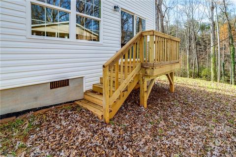 2155 Colonial Ln, Hickory, NC 28601 photo 4