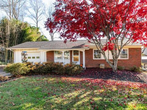 37 Southwicke Dr, Arden, NC 28704