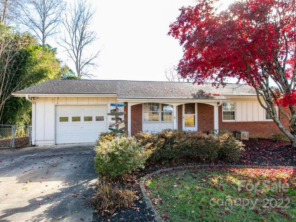  37 Southwicke Dr, Arden, NC 28704 photo 4