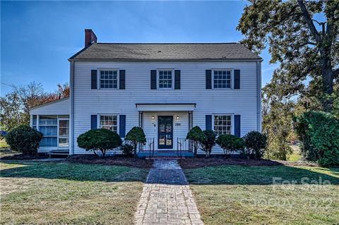 209 W Spring St, Troy, NC 27371