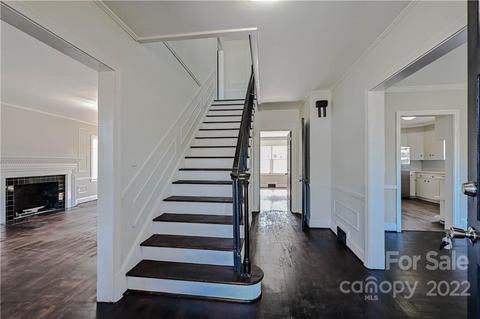 209 W Spring St, Troy, NC 27371 photo 2