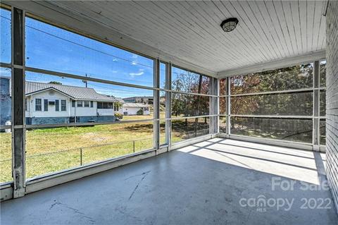 209 W Spring St, Troy, NC 27371 photo 5