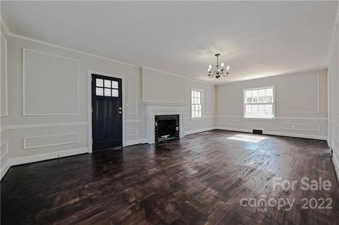 209 W Spring St, Troy, NC 27371 photo 4
