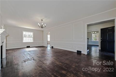 209 W Spring St, Troy, NC 27371 photo 9