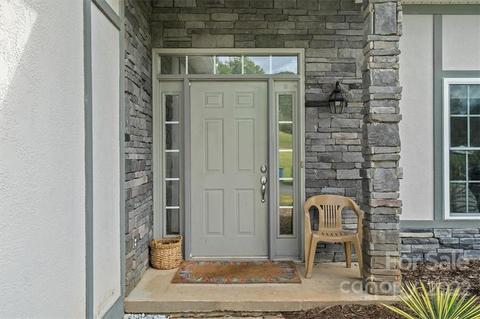 43 Heron Cove Loop, Hickory, NC 28601 photo 2